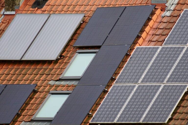 Come Funzionano i Pannelli Solari: Guida Dettagliata al Fotovoltaico
