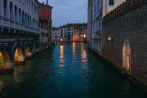 Come Venezia È Stata Costruita: L'Incredibile Ingegneria della Città Galleggiante