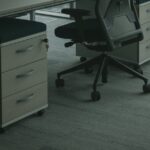 Perché le Sedie da Ufficio Hanno Cinque Gambe? Storia ed Ergonomia