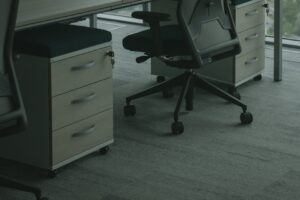 Perché le Sedie da Ufficio Hanno Cinque Gambe? Storia ed Ergonomia