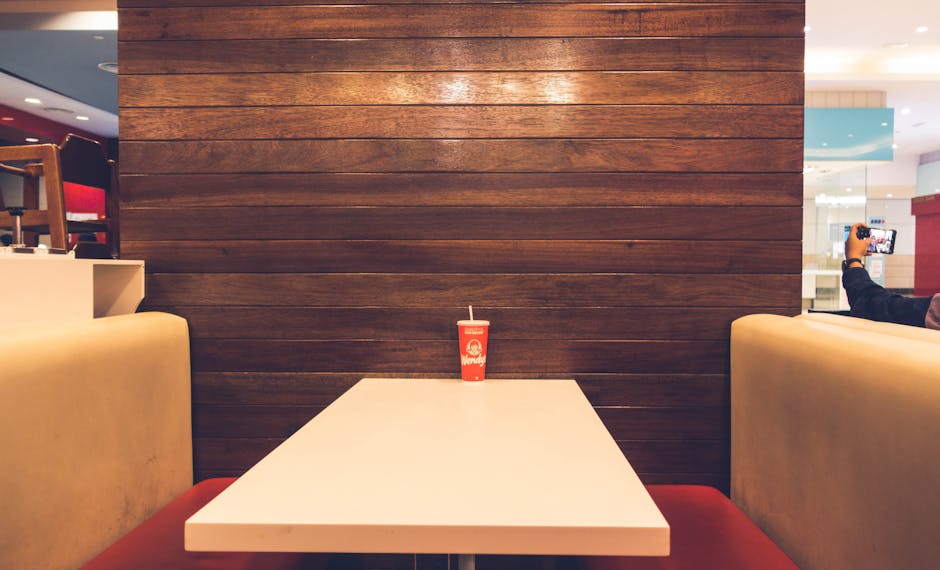 La Storia di Successo di Raising Cane's: L'Impero di Todd Graves