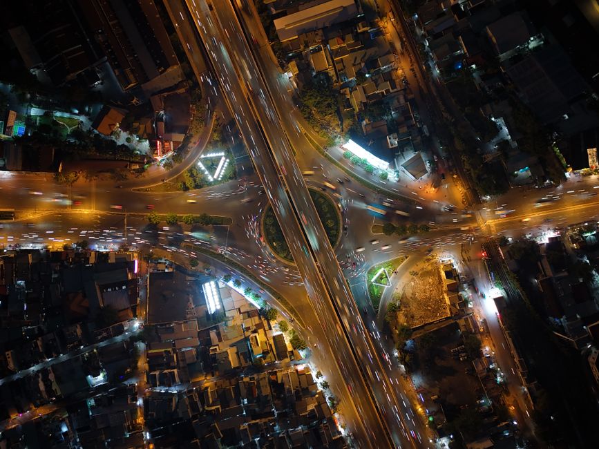 Come Google Maps Rileva il Traffico: Dietro le Mappe Rosse