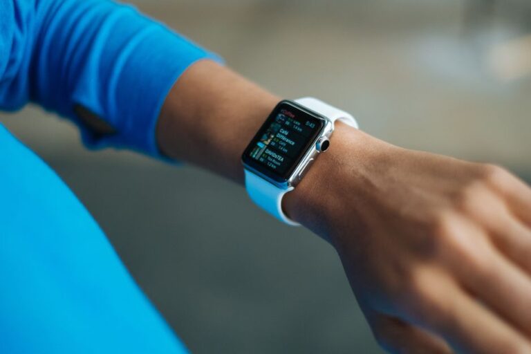 Recensione Fitbit Air: Il tracker di sonno e benessere che batte Whoop sul prezzo?