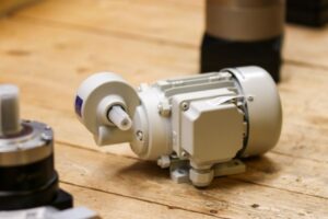 Come Funziona il Motore Elettrico: Dalla Scoperta dell'Elettromagnetismo al Movimento