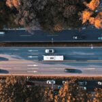 Onde di Traffico Fantasma: La Scienza Dietro gli Ingorghi Improvvisi e Come Risolverli
