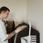 Come Vestirsi Bene Uomo: Guida Essenziale a Colori, Forme e Stile Personale