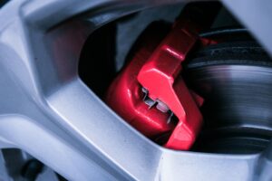 L'Evoluzione dei Freni Auto: Dalle Origini ai Sistemi Moderni