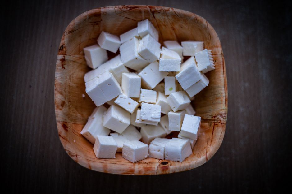 Feta Greca: Crisi, DOP e Battaglia per l'Autenticità del 'Oro Bianco'